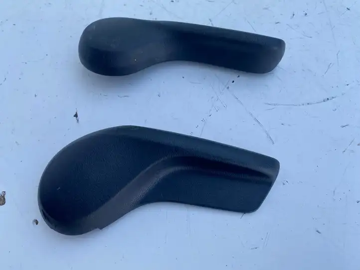 Toyota iQ (2006 - 2011) 7250774010 Ручка регулировки сиденья — фото 3