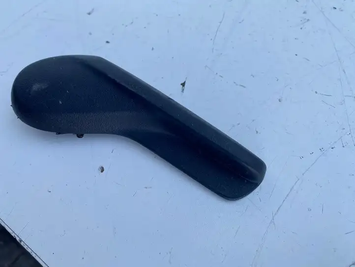 Toyota iQ (2006 - 2011) 7224574020 Ручка регулировки сиденья — фото 7