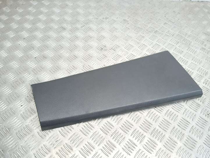 Land Rover Discovery (2004 - 2009)  EMG500280 Отделка стойки (B) (нижняя)