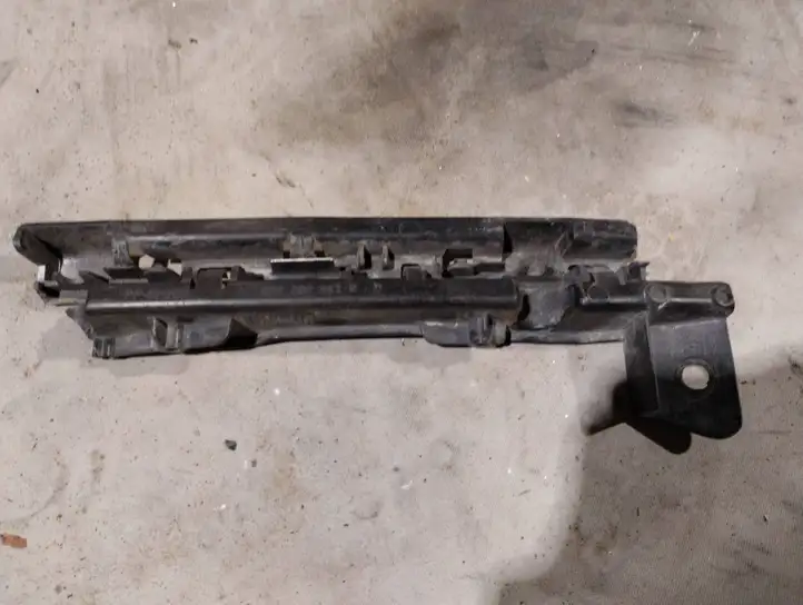 Renault Laguna III (2007 - 2015) 622202811R Кронштейн переднего бампера — фото 1