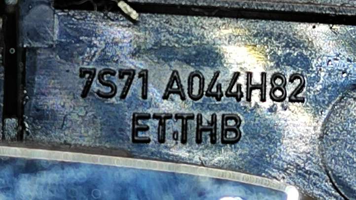 Ford Mondeo MK IV (2007 - 2014)  7S71A044H82 Отделка рычага переключения передач (кожа, головка)