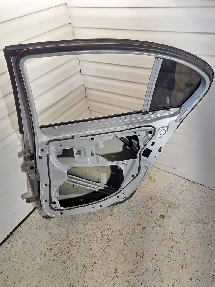 BMW 5 E60 E61 (2004 - 2010) NRG819 Задняя дверь — фото 2