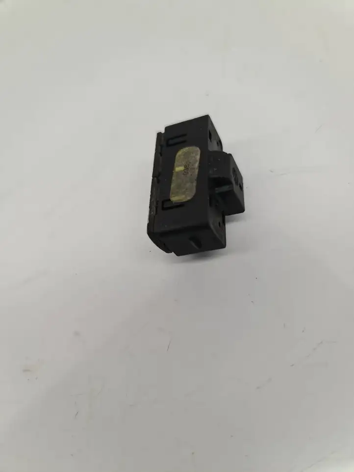 Audi A8 S8 D3 4E (2002 - 2005) 4E0959831 Кнопка открытия задней двери — фото 2