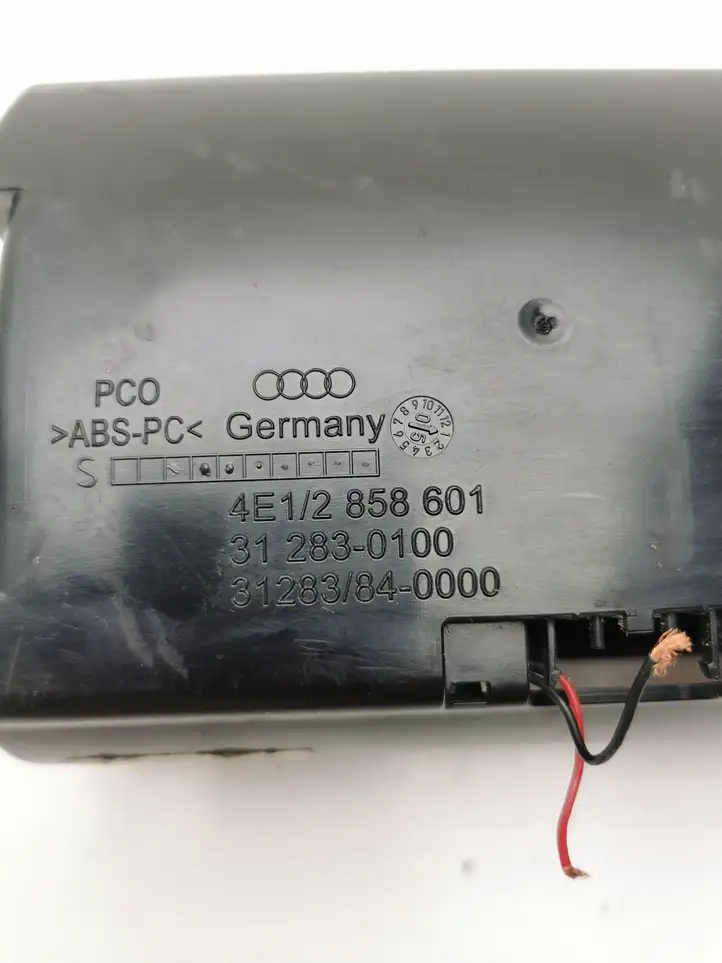 Audi A8 S8 D3 4E (2002 - 2005) 312830100 Вещевой ящик — фото 5
