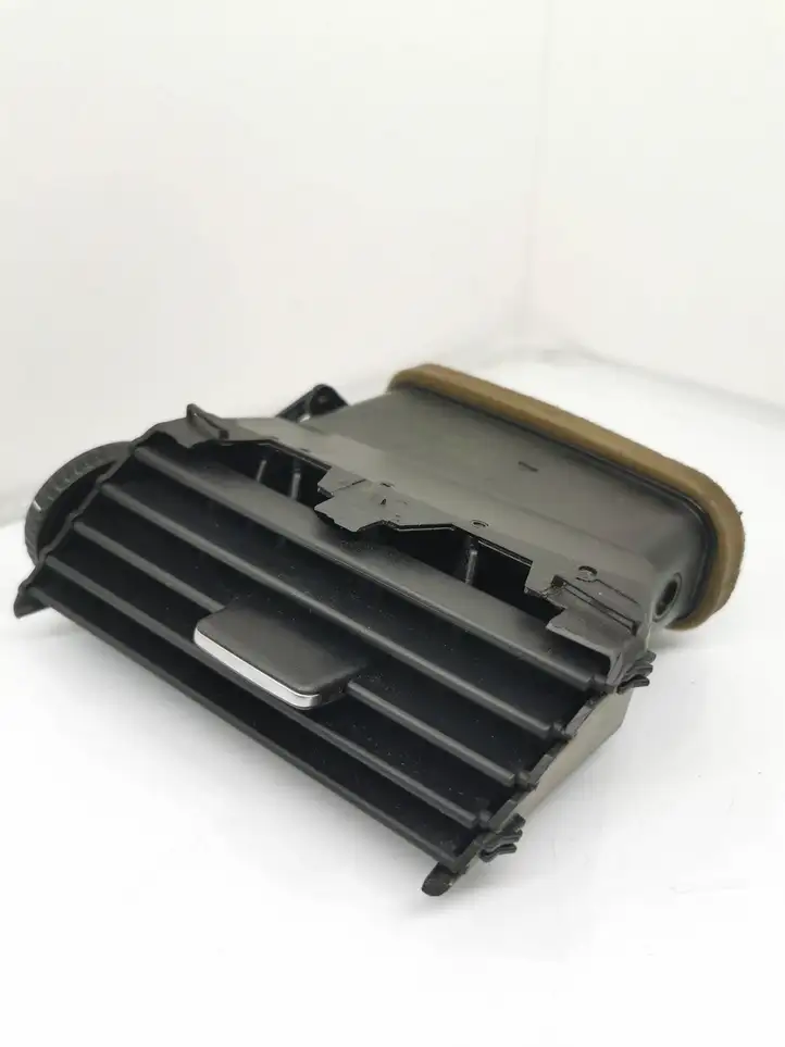 BMW 5 E60 E61 (2004 - 2010) 64226910732 Боковой воздушный дефлектор — фото 2