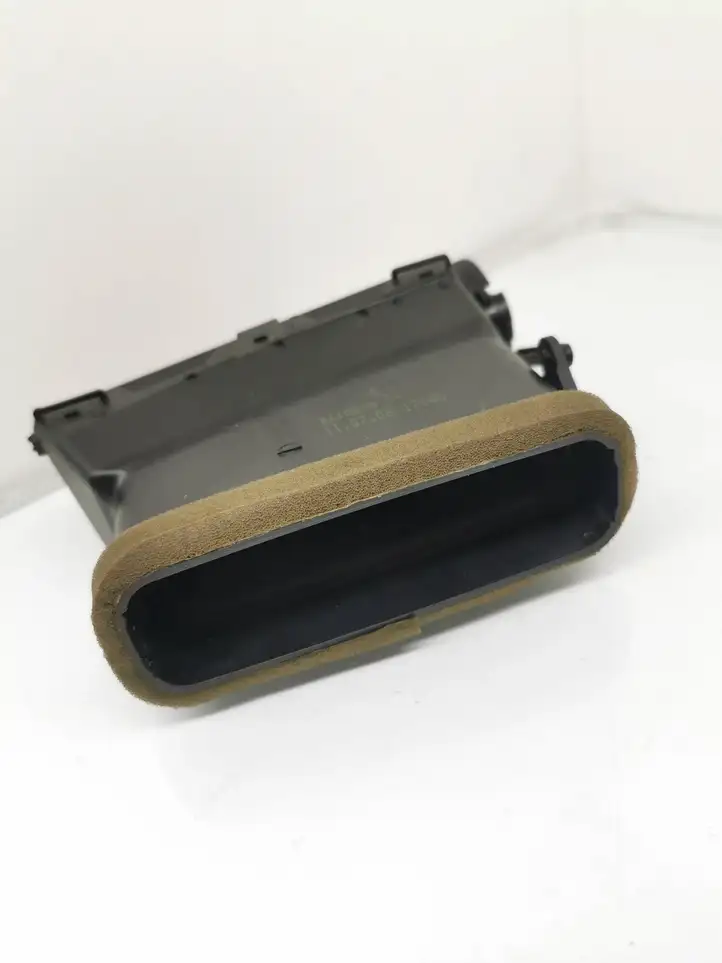 BMW 5 E60 E61 (2004 - 2010) 64226910732 Боковой воздушный дефлектор — фото 3
