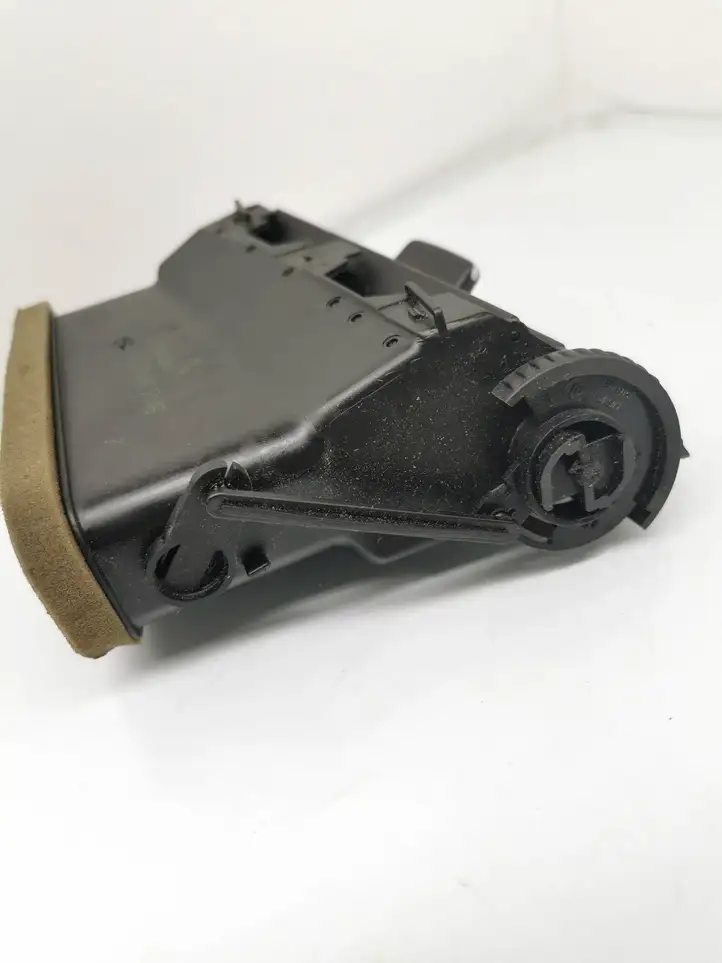 BMW 5 E60 E61 (2004 - 2010) 64226910732 Боковой воздушный дефлектор — фото 4