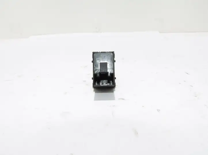 Volkswagen Golf VI (2009 - 2013) Кнопка стеклоподъемников — фото 3