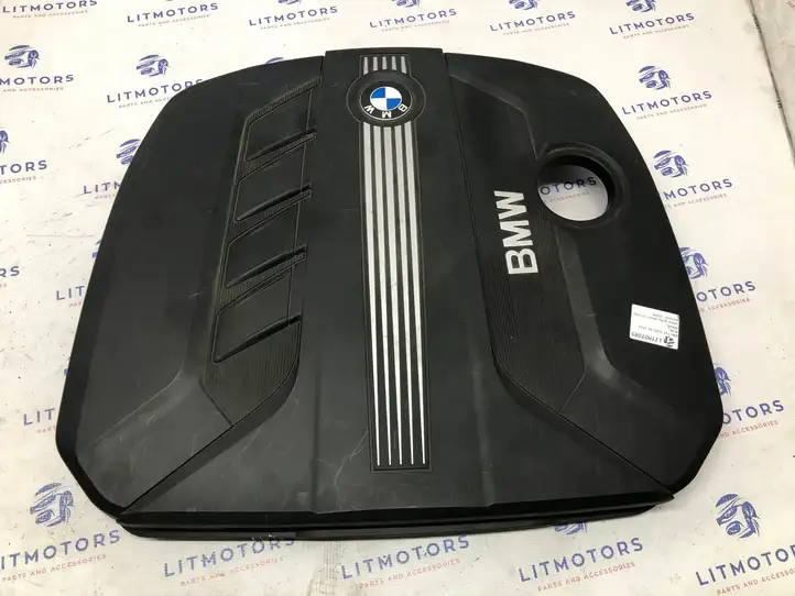 BMW 5 F10 F11 (2009 - 2016) 7802847 Крышка двигателя декоративная — фото 1