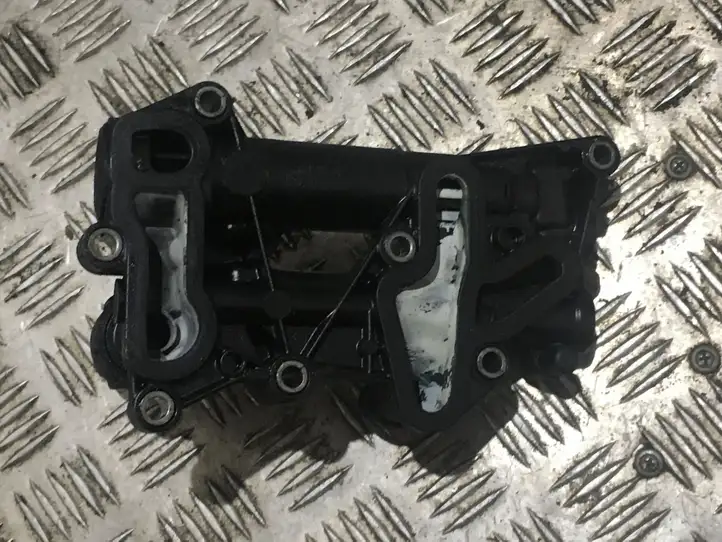 BMW 3 F30 F35 F31 (2012 - 2018) 70379335 Кронштейн масляного фильтра — фото 3