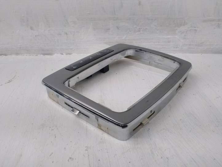 Mercedes-Benz C W204 (2007 - 2014)  A2042673588 Рамка рычага переключения передач