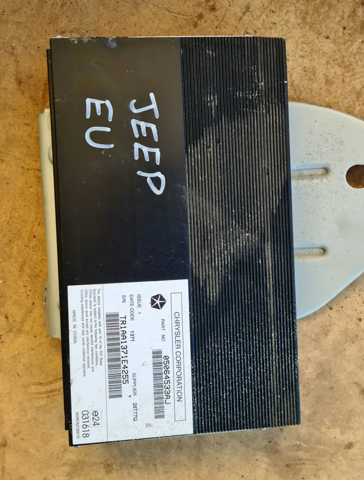 Jeep Grand Cherokee (2010 - 2021) 05064533AJ Усилитель звука — фото 1