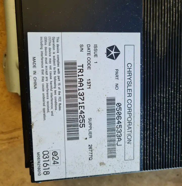 Jeep Grand Cherokee (2010 - 2021) 05064533AJ Усилитель звука — фото 3