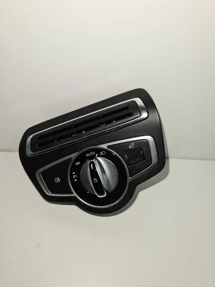 Mercedes-Benz GLC X253/C253 (2015 - ) A2055057007 Включатель фонарей — фото 1