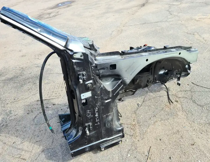 Maserati Levante (2017 - ) Передняя четверть — фото 4