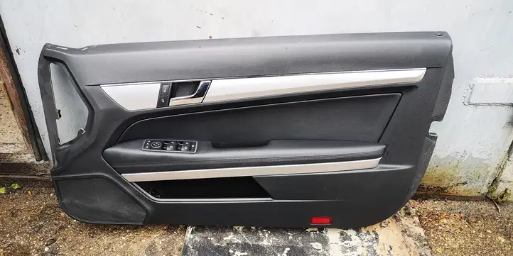 Mercedes-Benz E C207 W207 (2009 - 2017) A2077200458 Обшивка передней двери — фото 1