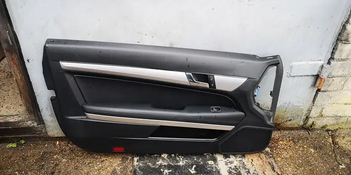 Mercedes-Benz E C207 W207 (2009 - 2017) A2077200358 Обшивка передней двери — фото 1