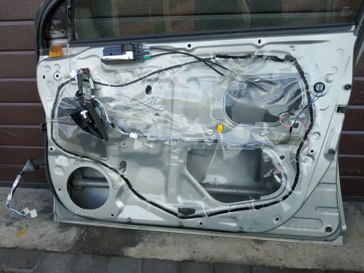 Toyota Avensis T250 (2003 - 2006) Дверь — фото 13