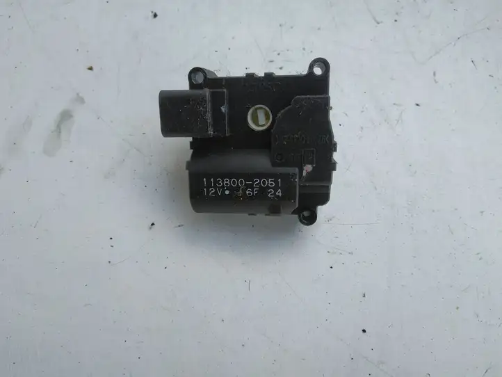 Toyota Avensis T250 (2003 - 2006) 1138002051 Двигатель задвижки потока воздуха — фото 1