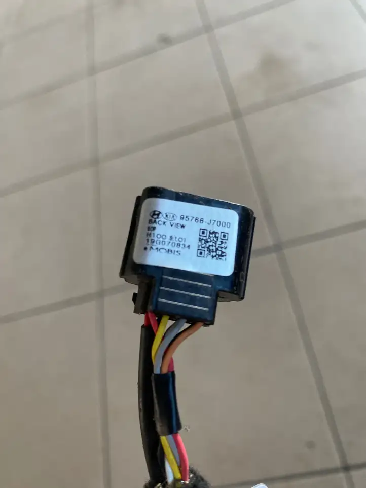 Kia Ceed (2018 - 2021) 95766J7000 Видеокамера заднего вида — фото 2