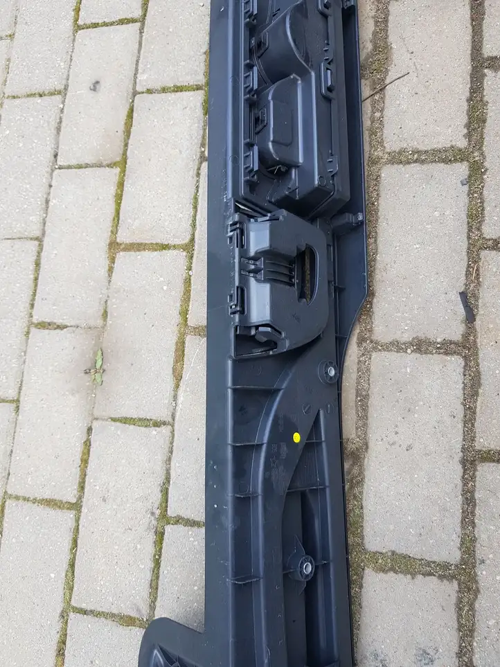 Volkswagen PASSAT B8 (2015 - ) 3G9858832 Держатель шторки — фото 5