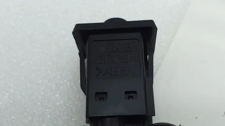 Toyota Aygo AB40 (2014 - 2018) 15D084 Кнопка фаркопа в багажнике — фото 2