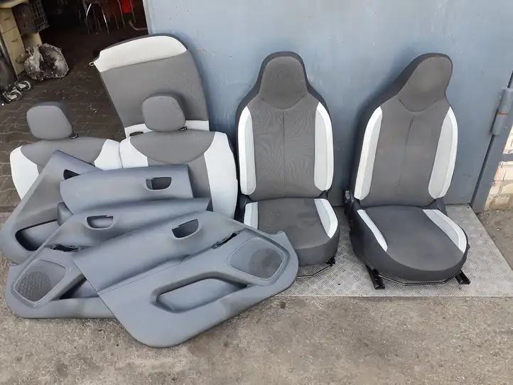 Toyota Aygo AB40 (2014 - 2018) Комплект отделки дверей — фото 1