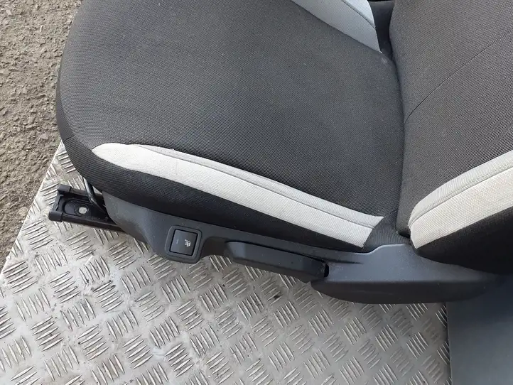 Toyota Aygo AB40 (2014 - 2018) Комплект отделки дверей — фото 8