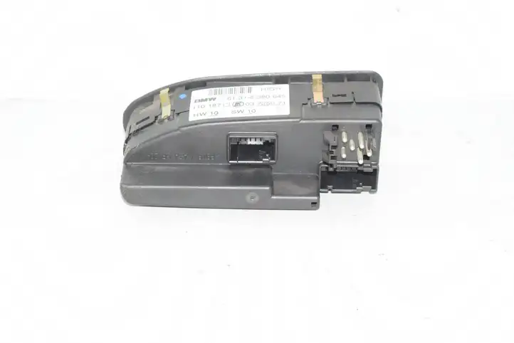 BMW 5 E39 (1996 - 2003) 8380645 Кнопка стеклоподъемников — фото 3