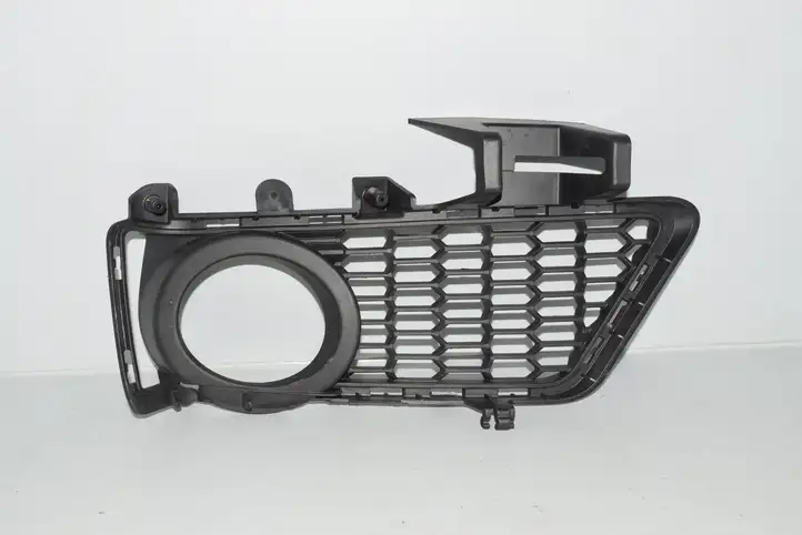 BMW 3 F30 F35 F31 (2012 - 2018) 8062631 Решетка противотуманной фары — фото 1