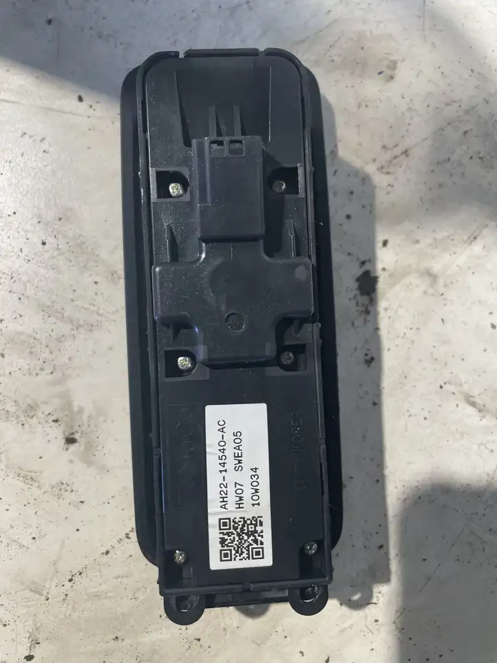 Land Rover Discovery 4 - LR4 (2009 - 2013) AH2214540AC Блок кнопок стеклоподъемников — фото 3