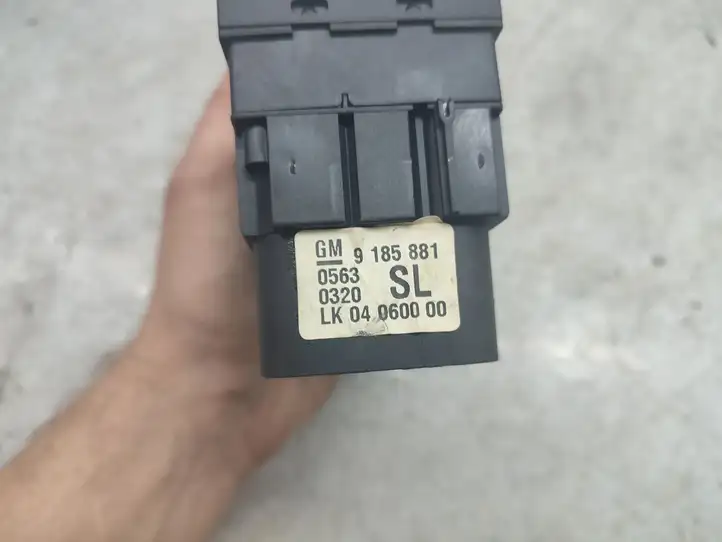 Opel Signum (2002 - 2008) 9185881 Включатель фонарей — фото 2