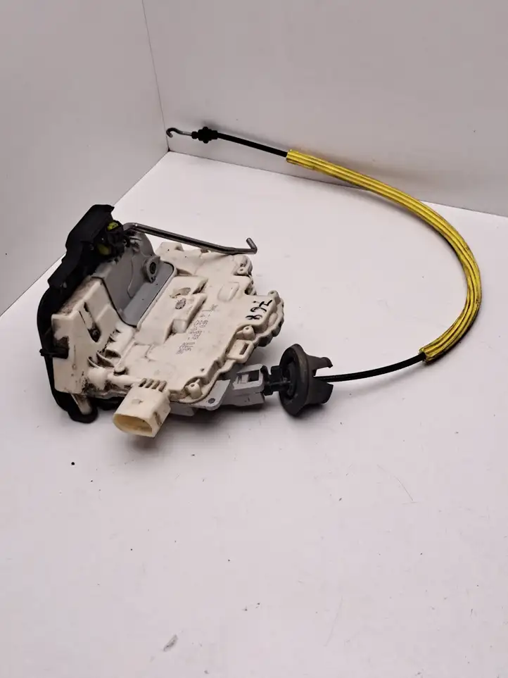 Audi A6 S6 C6 4F (2004 - 2008) 4F0839016 Замок задней двери — фото 1