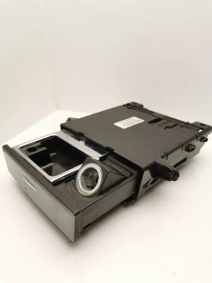 BMW 5 E60 E61 (2004 - 2010) 6976376 Передняя пепельница — фото 3
