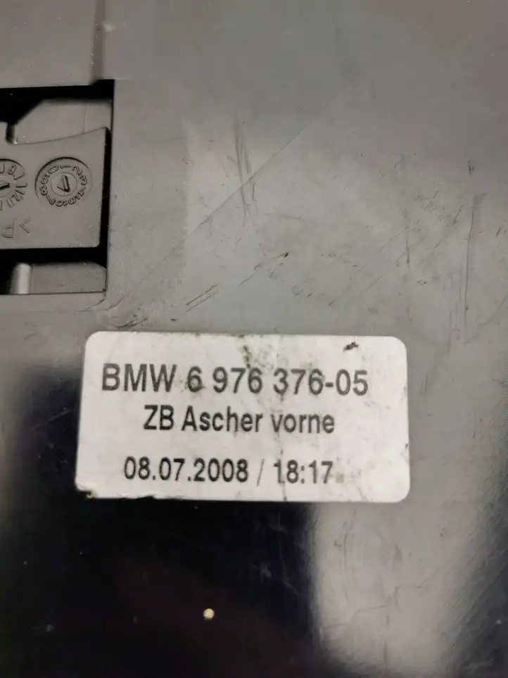 BMW 5 E60 E61 (2004 - 2010) 6976376 Передняя пепельница — фото 7