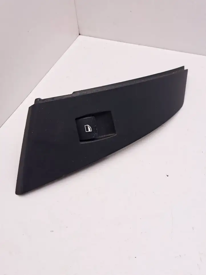 BMW 5 E60 E61 (2004 - 2010) 6951965 Кнопка стеклоподъемников — фото 1