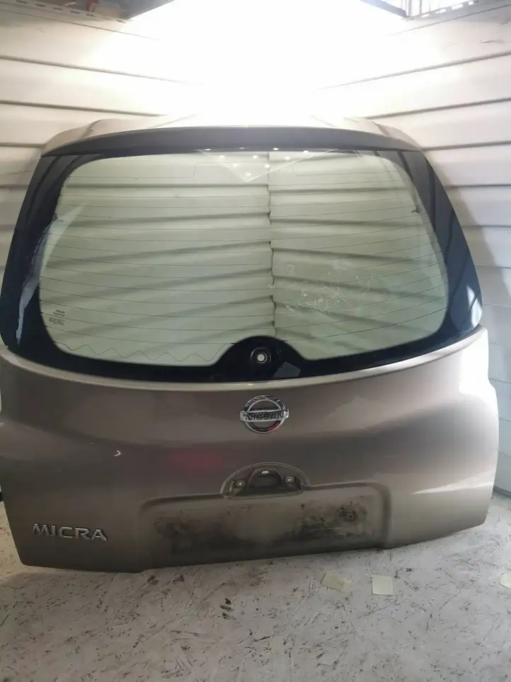 Nissan Micra (2003 - 2007) Крышка багажника — фото 1