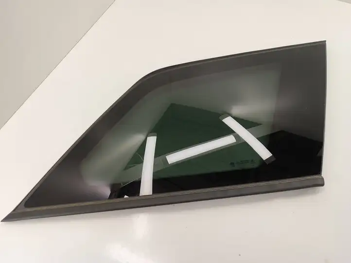 Peugeot 5008 II (2017 - 2020) 43R002092 Заднее боковое стекло — фото 1