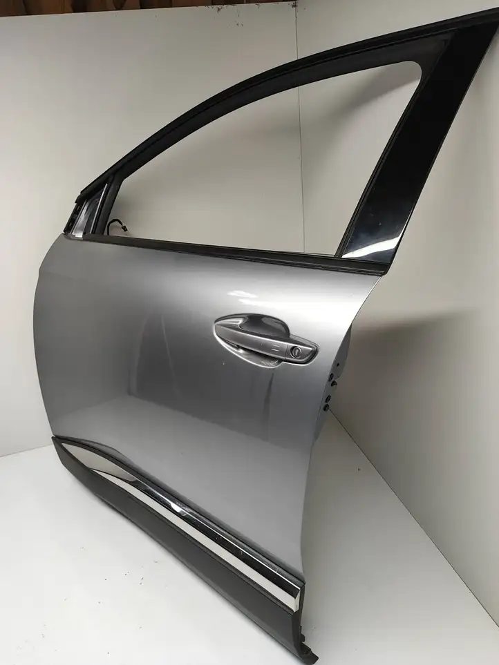 Peugeot 5008 II (2017 - 2020) Дверь — фото 20