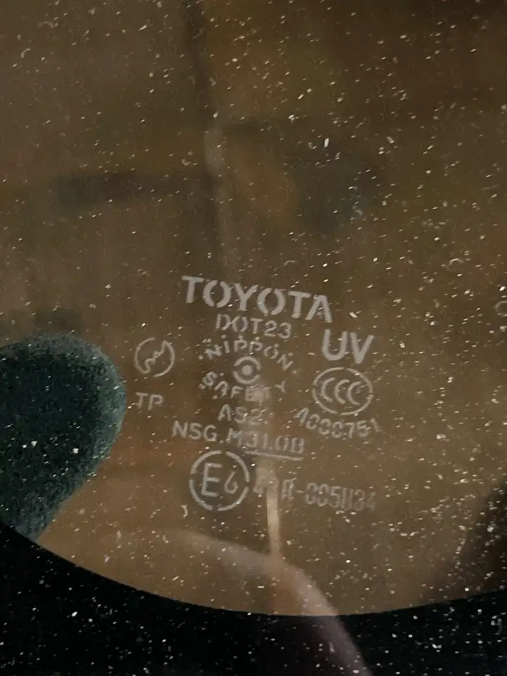 Toyota Prius (XW20) (2003 - 2009) Заднее боковое стекло — фото 2