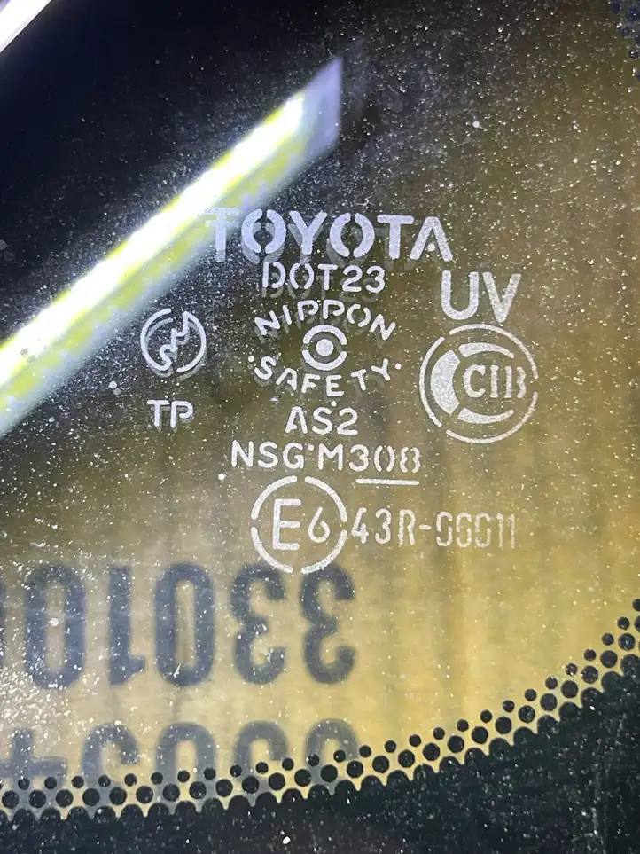 Toyota RAV 4 (XA20) (2000 - 2005) Заднее боковое стекло — фото 2