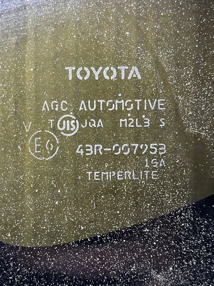Toyota Prius+ (ZVW40) (2011 - 2018) Заднее боковое стекло — фото 2