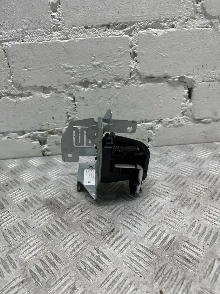 BMW 3 F30 F35 F31 (2012 - 2018) 7268030 Держатель шторки — фото 2