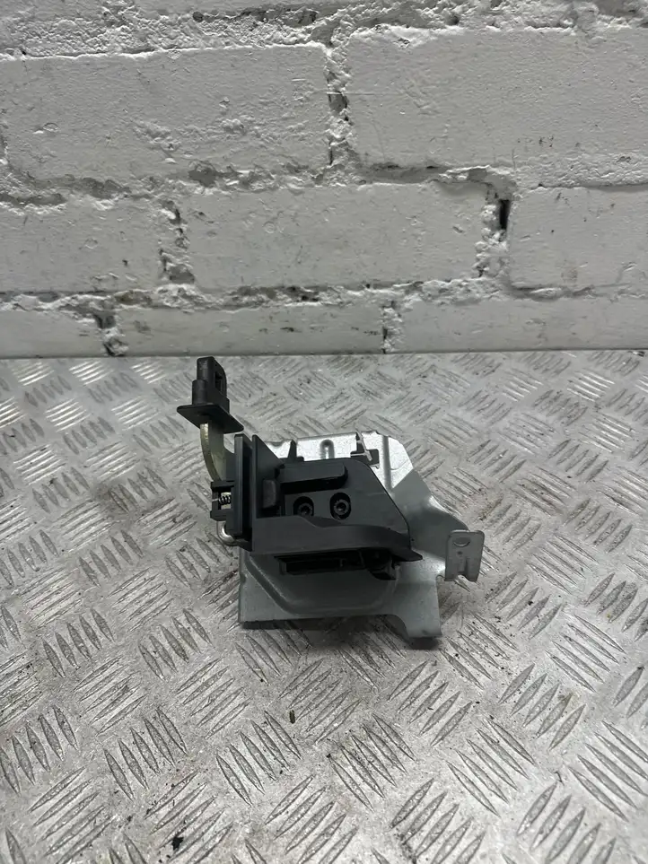 BMW 3 F30 F35 F31 (2012 - 2018) 7268029 Держатель шторки — фото 1