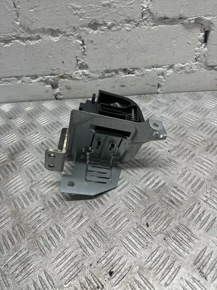 BMW 3 F30 F35 F31 (2012 - 2018) 7268029 Держатель шторки — фото 2
