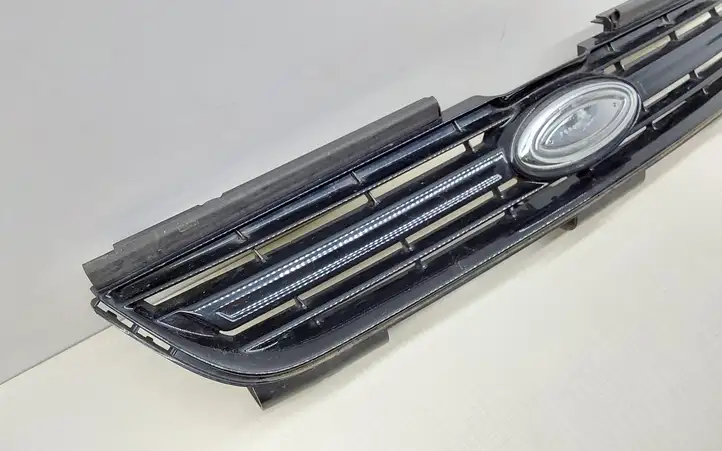 Ford S-MAX (2010 - 2015) AM21R8200A Передняя решетка — фото 2