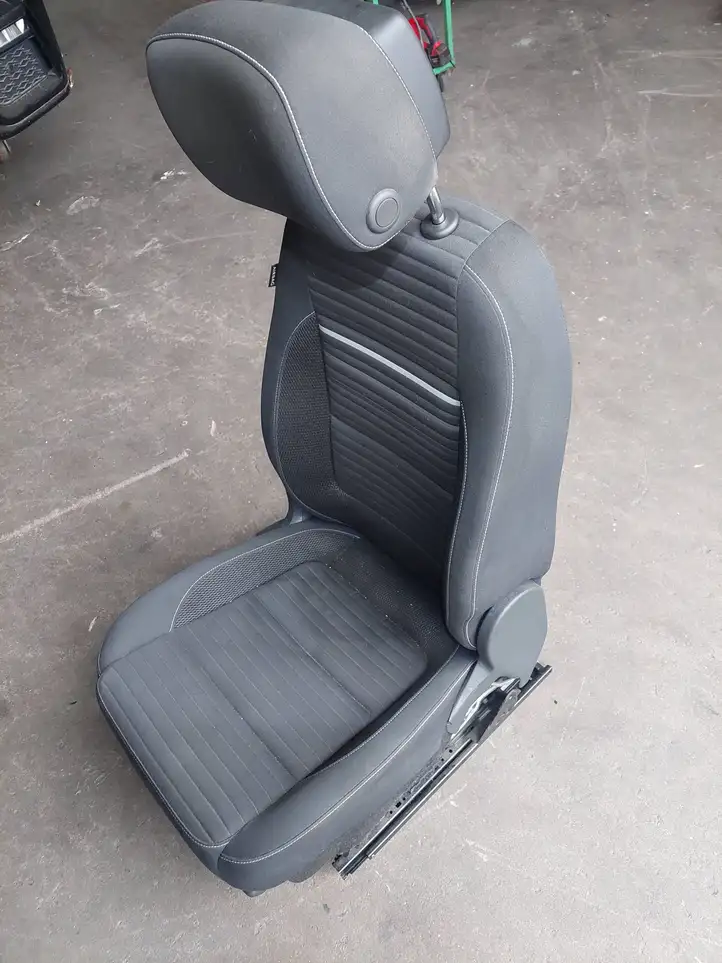 Volkswagen Tiguan (2011 - 2016) 0093880N9 Переднее сиденье пассажира — фото 4