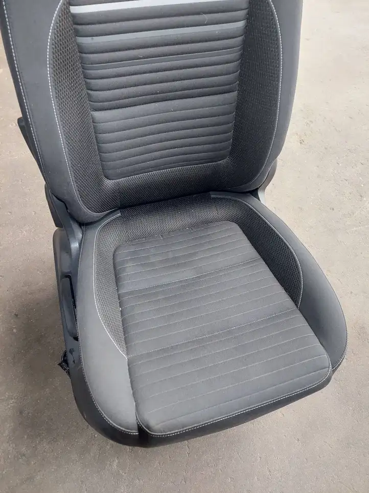 Volkswagen Tiguan (2011 - 2016) 0093880N9 Переднее сиденье пассажира — фото 5