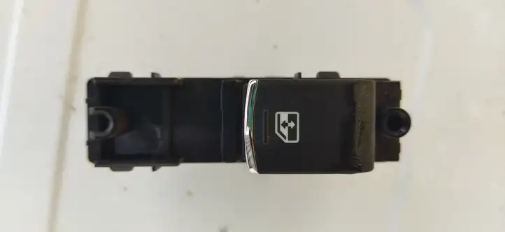 Subaru XV I (2011 - 2018) 83071FJ180 Блок кнопок стеклоподъемников — фото 1