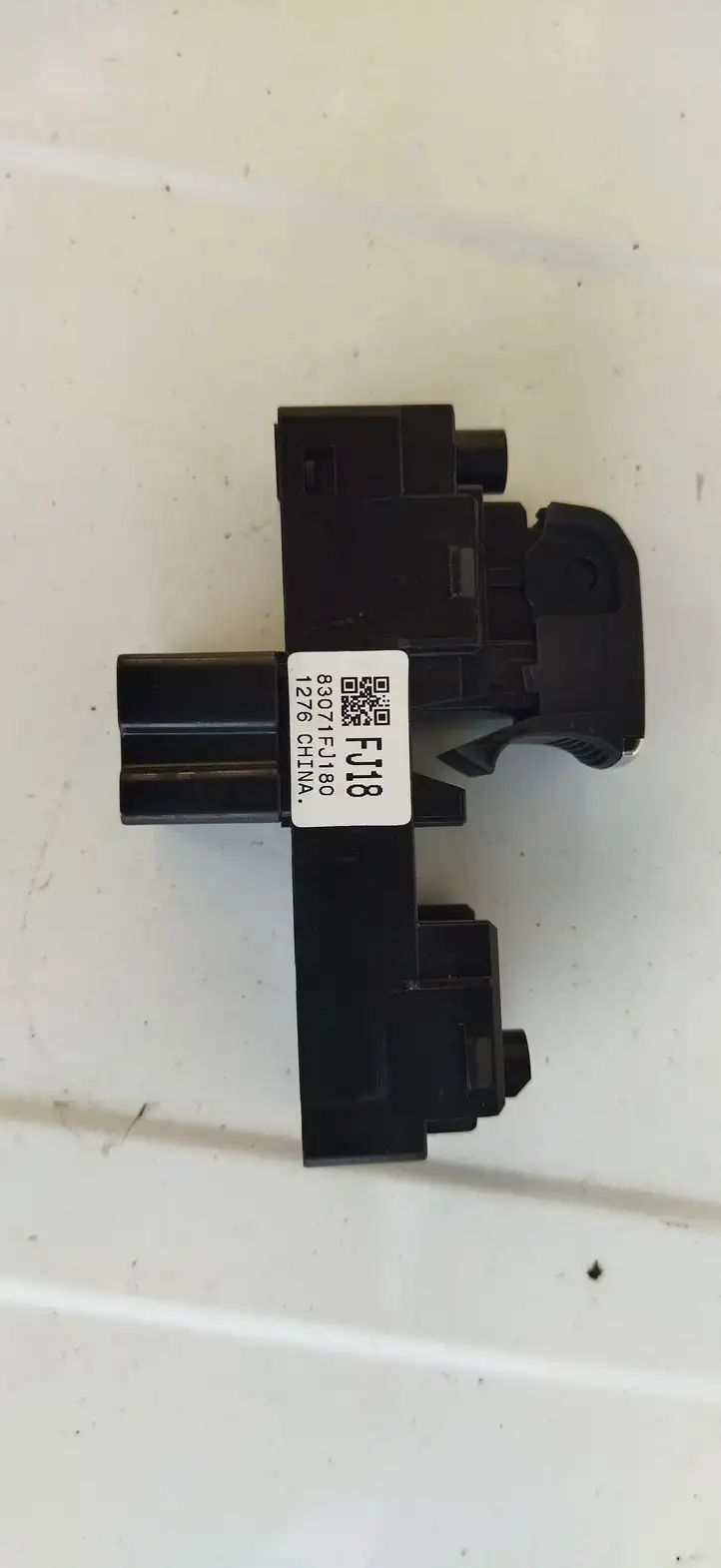 Subaru XV I (2011 - 2018) 83071FJ180 Блок кнопок стеклоподъемников — фото 2
